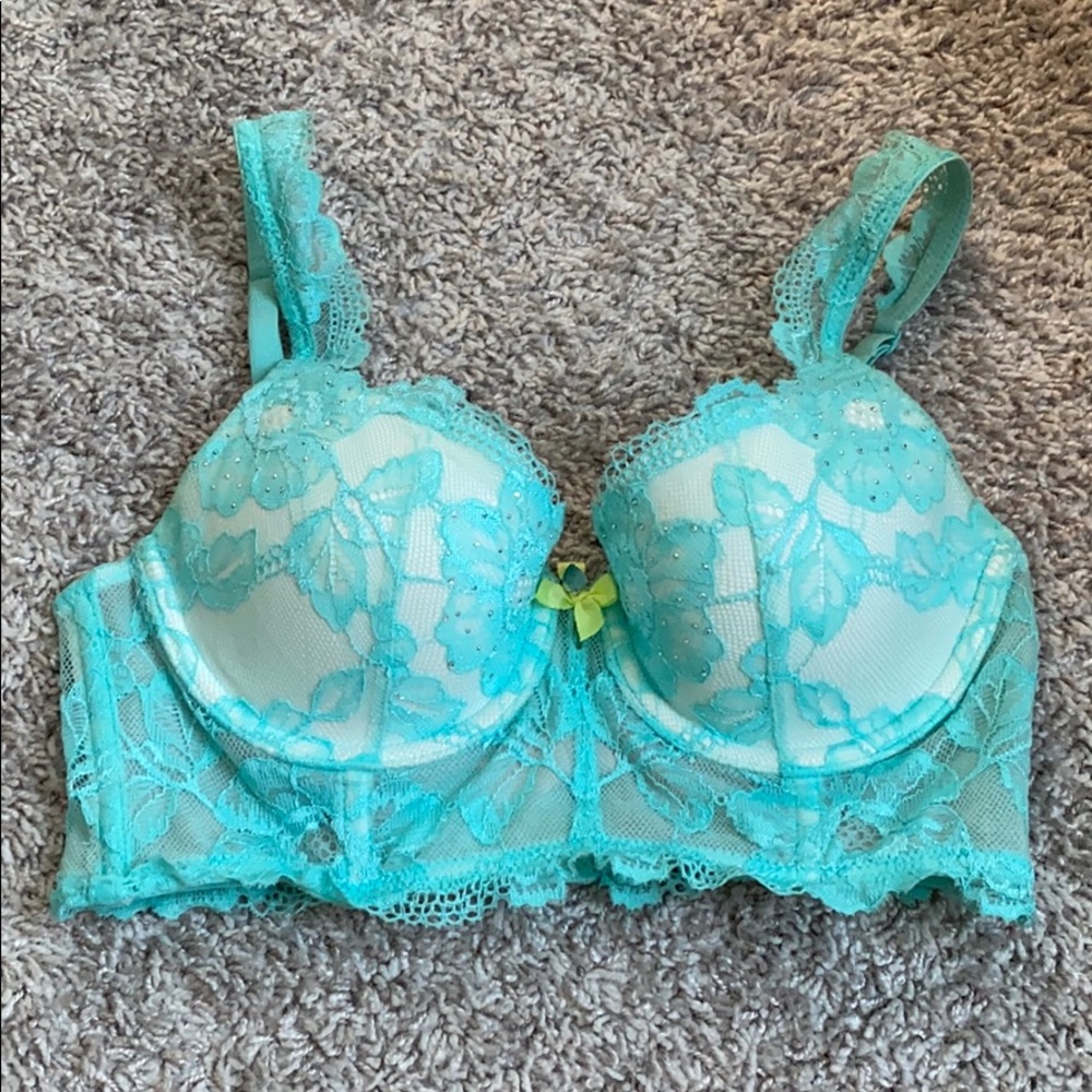 VS body by Victoria Demi bra